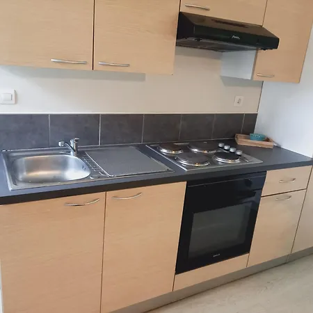 A 2 Pas Du Port, L'acapulco Apartment *